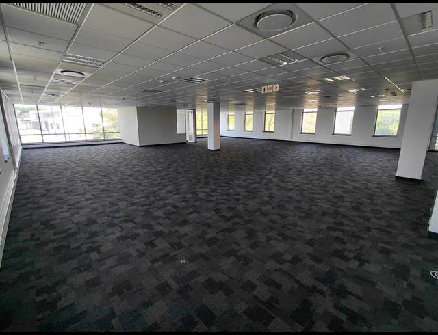 6,747M² OFFICE TO LET IN WATERFALL